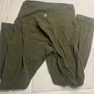 ⭐️Army Green LuluLemon Leggings⭐️